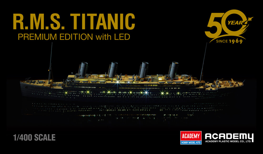 1/400 RMA Titanic premium ed. w/led