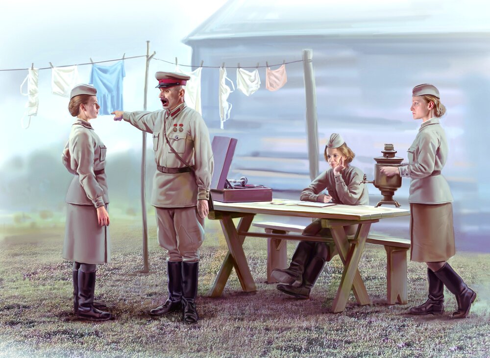 Soviet Military Servicewomen (1939-1942) (4 figures)