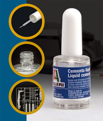 Display Italeri Lijm met kwast (15)