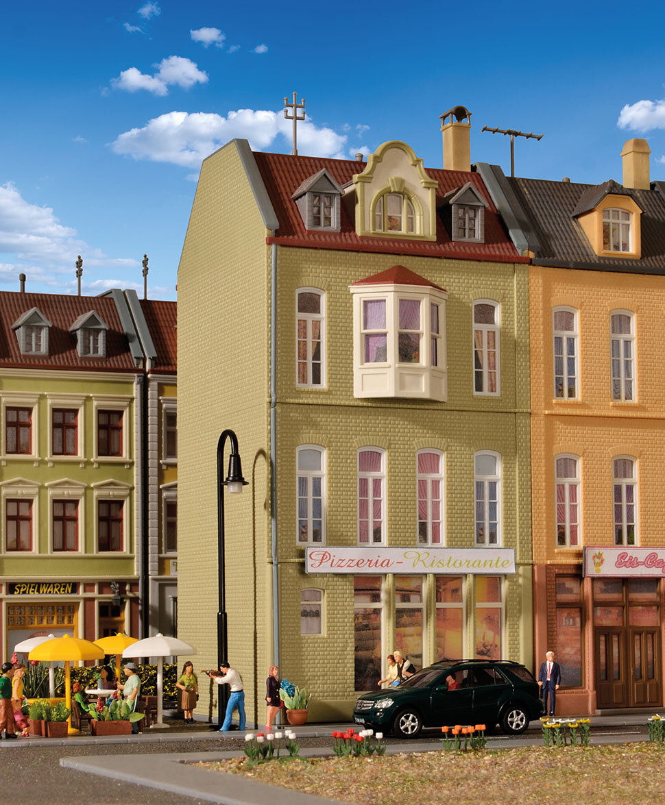 H0 Stadthaus Pizzeria in Dues