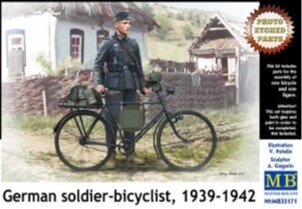 ″German soldier-bicyclist, 1939-1942″