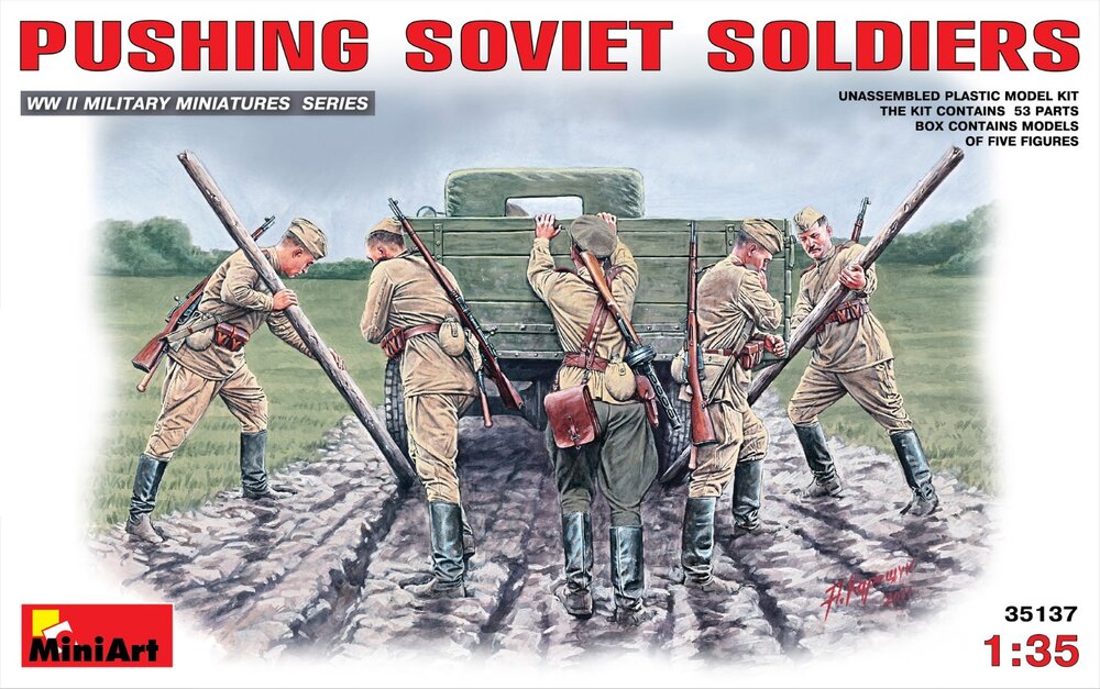 Pushing Soviet Soldiers 1/35