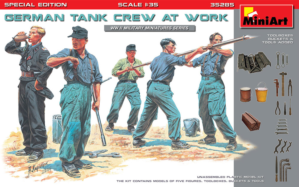 German Tank Crew At Work 1/35