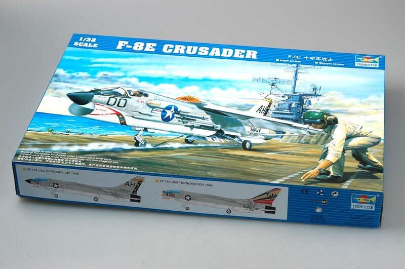 F-8E CRUSADER 1:32