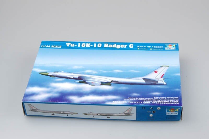 TU-16K-10 BADGER C 1:144