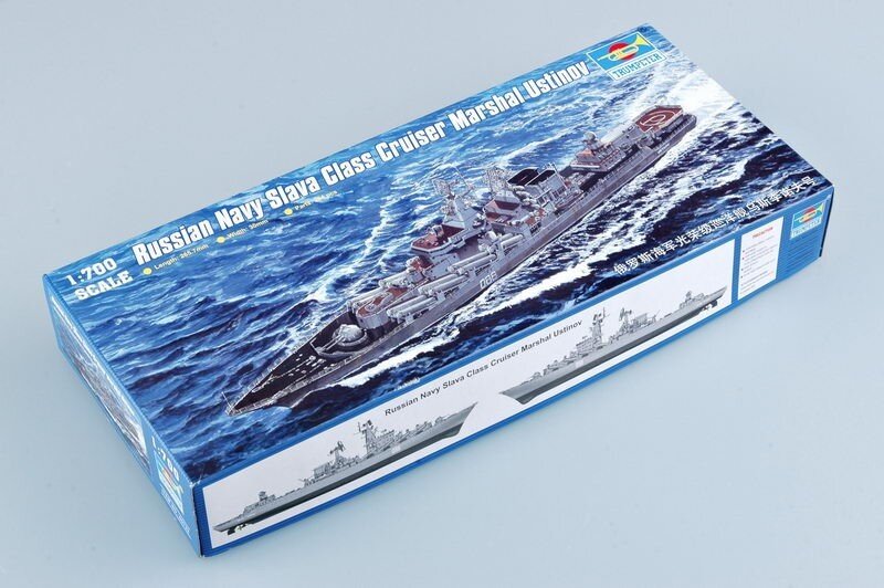 USSR CRUISER USTINOV1:700