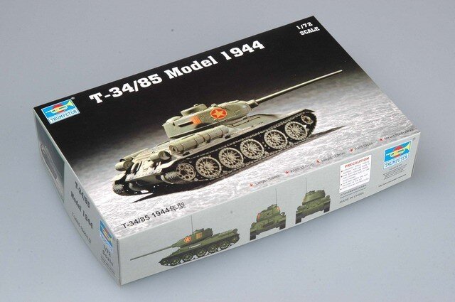 T-34/85 MODEL 1944 1:72