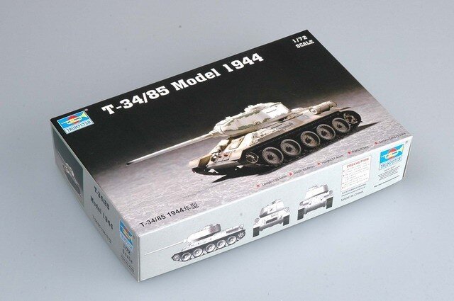 T-34/85 MODEL 1944 1:72 (1)