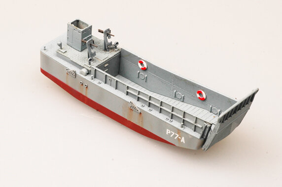 LCM 3 LANDING CRAFT 1:144