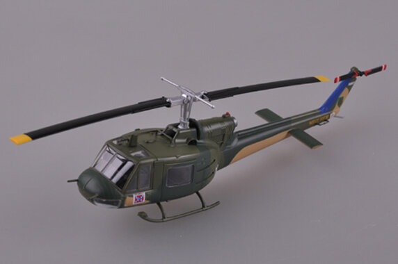 UH-1B NO.64 VIETNAM 1:72