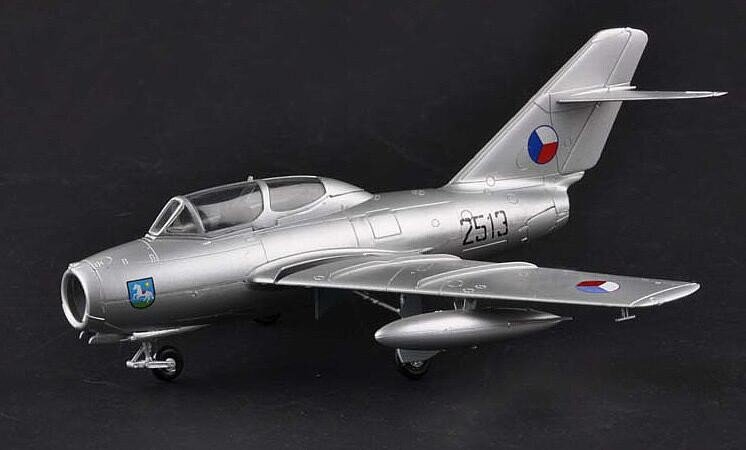 MIG-15 UTI CZECH A.F.1:72